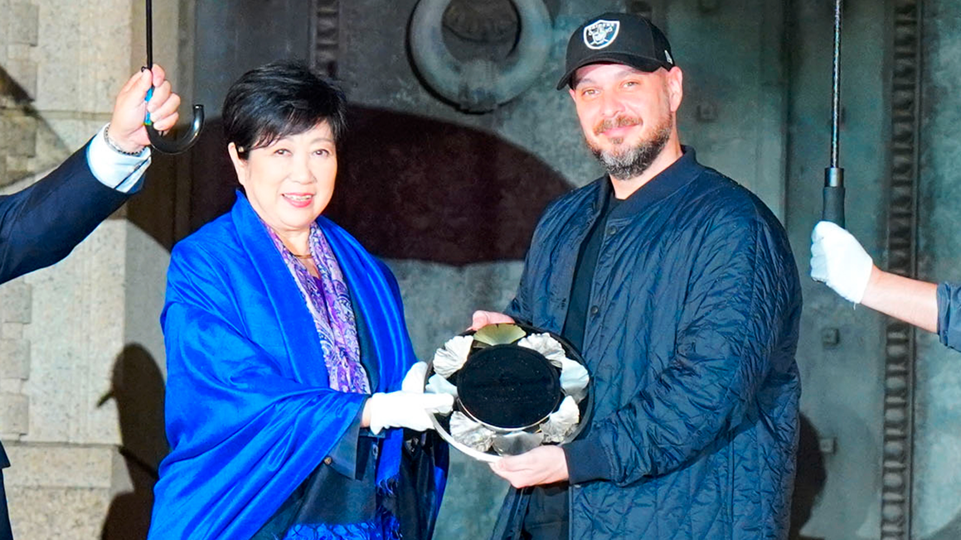 9月開催で台風に翻弄されながらも11月に待望の再開催！海外の受賞者らが来日し、小池都知事に祝福されつつ閉幕